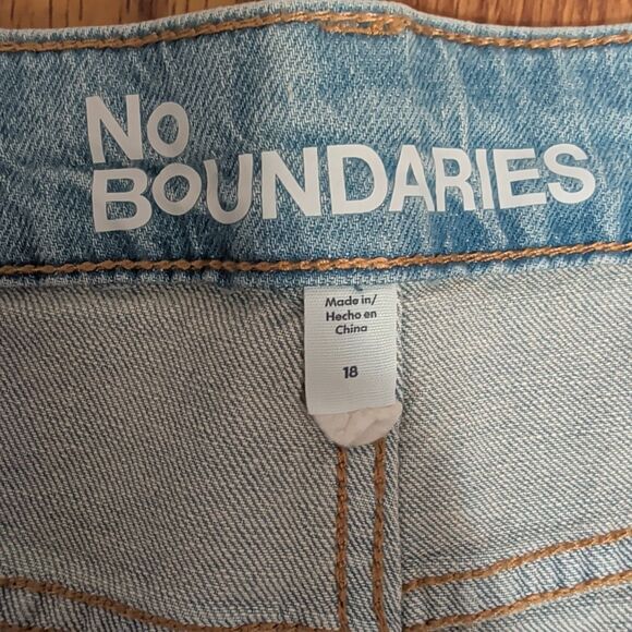 NO Boundaries Jeans Women’s Size 18 Light Enzyme W Tint Denim Wide Leg Zip NEW - Picture 10 of 15